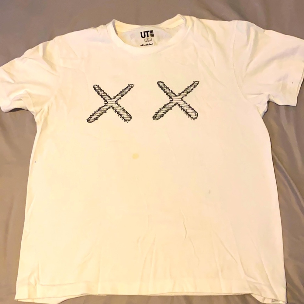 KAWS x Uniqlo Skeleton Rare Design T-Shirt G458